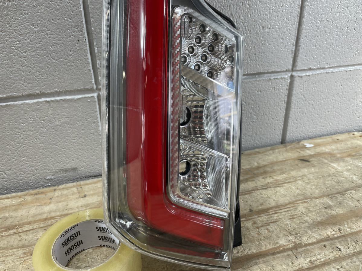 R40915 ムーブ カスタム LA150S 前期 純正 テール ランプ 左右 KOITO 220-69010 ムーヴカスタム LA150S KOITO LA150Sの中古車を探すならグーネット ムーヴ パーツの通販