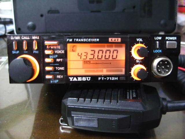 YAESU FT-712H 430MHz 430MHz YAESU FT-712H FM 35W機□ Handheld