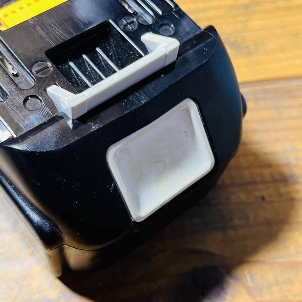 ②中古動作品 マキタ makita 18vリチウムイオンバッテリー BL1850B 残 