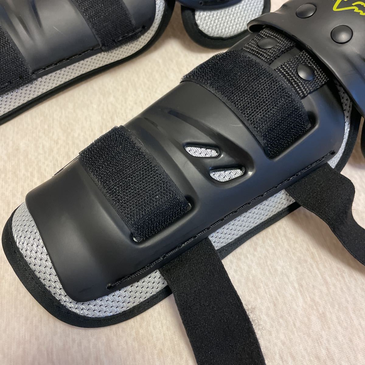 FOX TITAN SPORT KNEE/SHIN Guard タイタンスポーツニーシンガード フォックス ニーガード プロテクター 膝 正規
