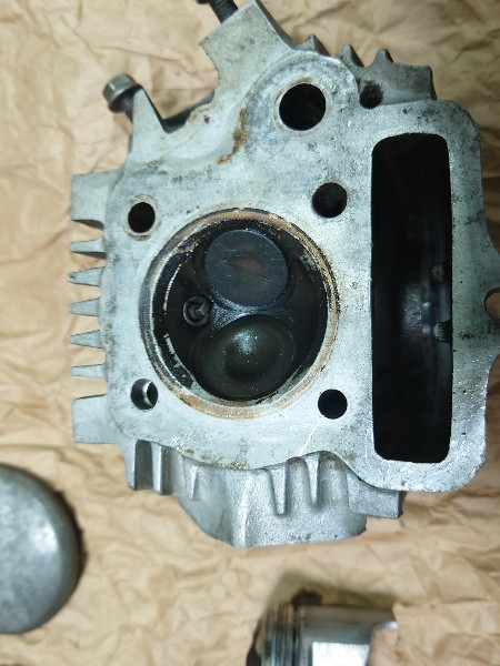 ホンダの モンキー 6ボルト 横型エンジン dax70のビックヘッドとキタコ