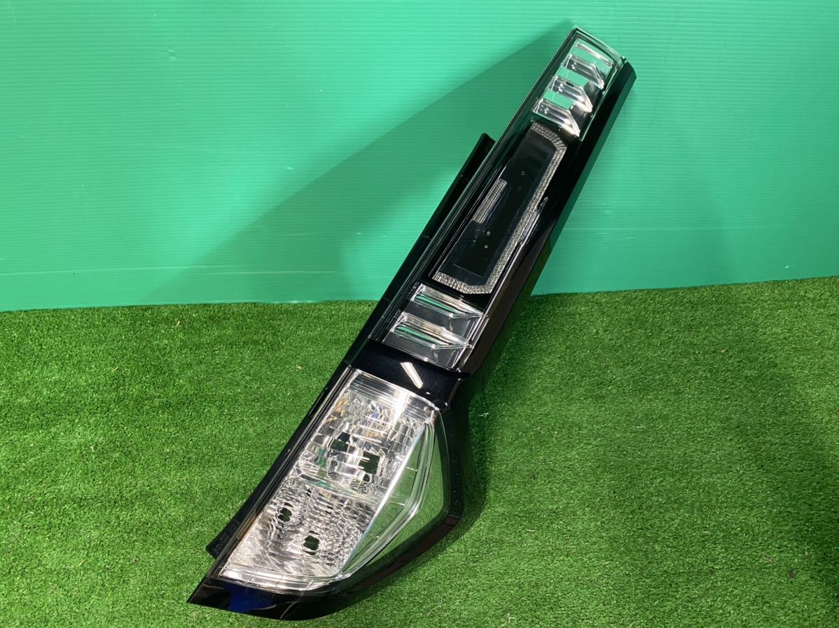 得価，豊富な 取付破損無し 点灯OK タンク カスタム M900A M910A 純正 右テールランプ 右テール ユニットのみ KOITO 220-69045 81551-B1180(テールライト)｜売買されたオークション情報、yahooの商品情報をアーカイブ トヨタ用