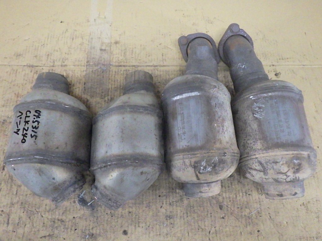 石] メルセデスベンツ CLK240 GH-209361 触媒 1台分4個セット 112M26