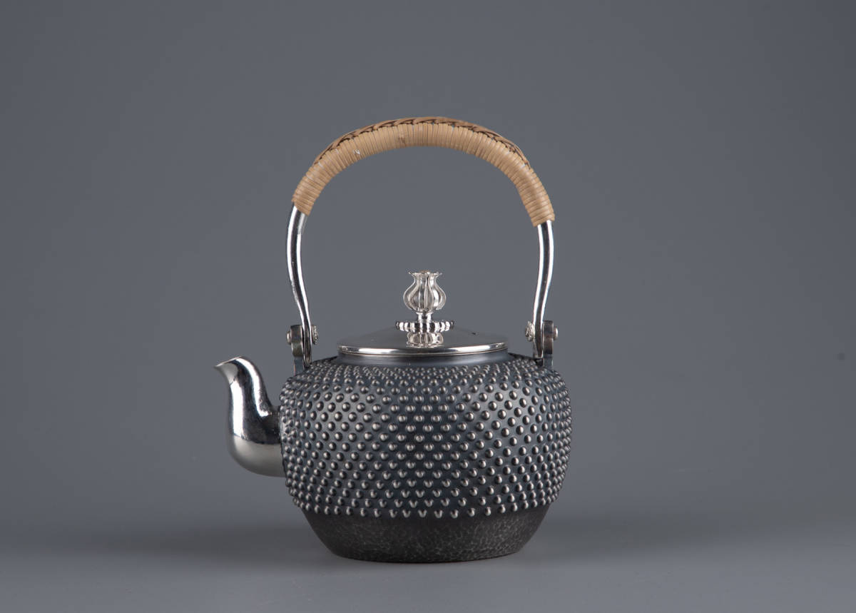 時代 純銀製 光南造 玉霰打出 蕾摘 急須 工芸品 美術品 銀瓶 煎茶道具