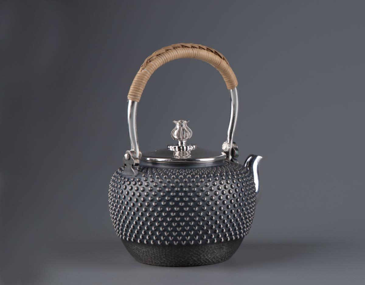時代 純銀製 光南造 玉霰打出 蕾摘 急須 工芸品 美術品 銀瓶 煎茶道具
