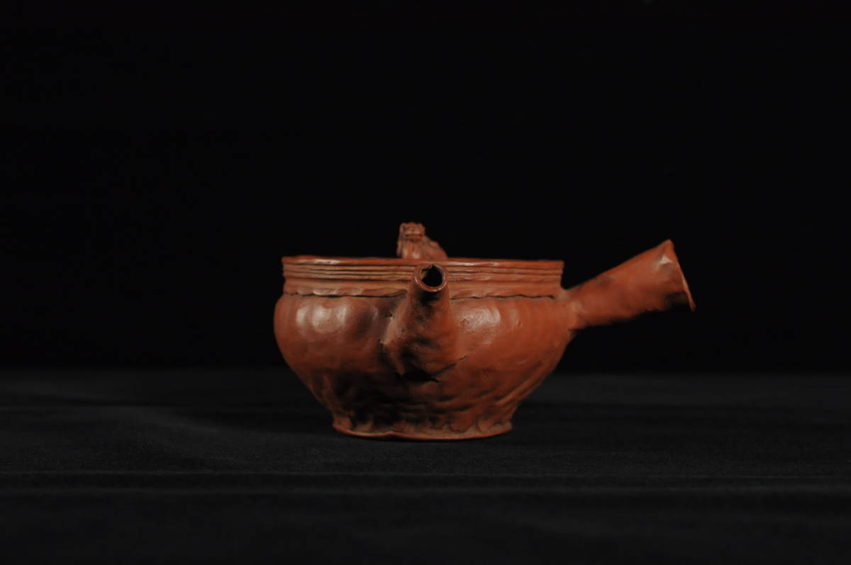 常滑焼 伊藤 昭陽作 幸山刀 朱泥彩色 水引草 彫り 急須 茶器 煎茶道具