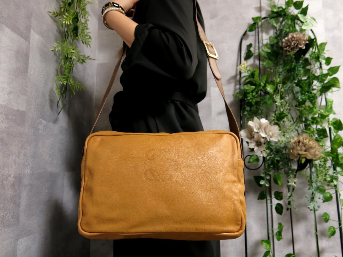 ロエベ アナグラム LOEWE カーフ レザー トートバッグ - カーフレザー 