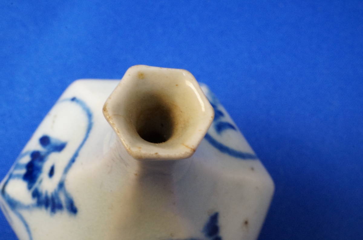 染付 青花 草花文 面取 小瓶 六角 水滴 書道具 骨董品 年代物