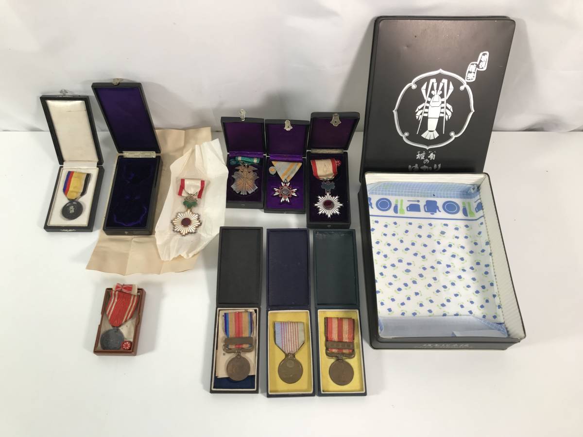 勲章　まとめ売り AF【中古品】徽章 勲章 9点 まとめ売り 紀元二千六百年祝典