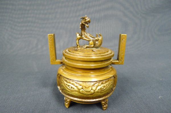 送料無料 時代物　『栄翠』造　銅製燭台一対　高さ27.5ｃｍ　仏教美術 S341 銅製仏具 栄翠銘 五具足揃 浄土宗 真宗用具足 菖蒲型 香炉 燭台