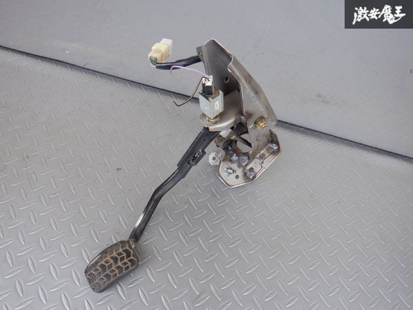 マツダ純正 NB8C ロードスター クラッチペダル ペダル 棚D7B