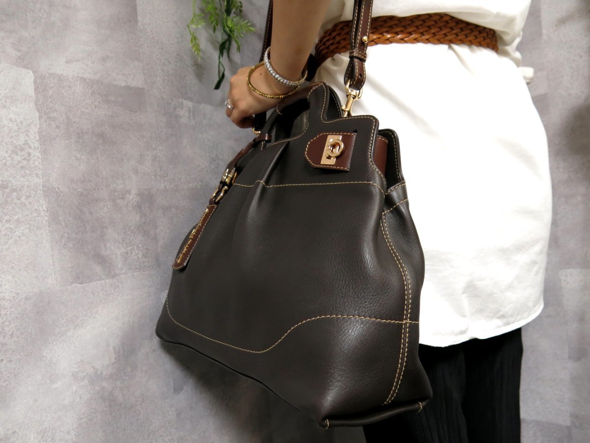 ○超美品○Salvatore Ferragamo フェラガモ○ガンチーニ○フローレンス 