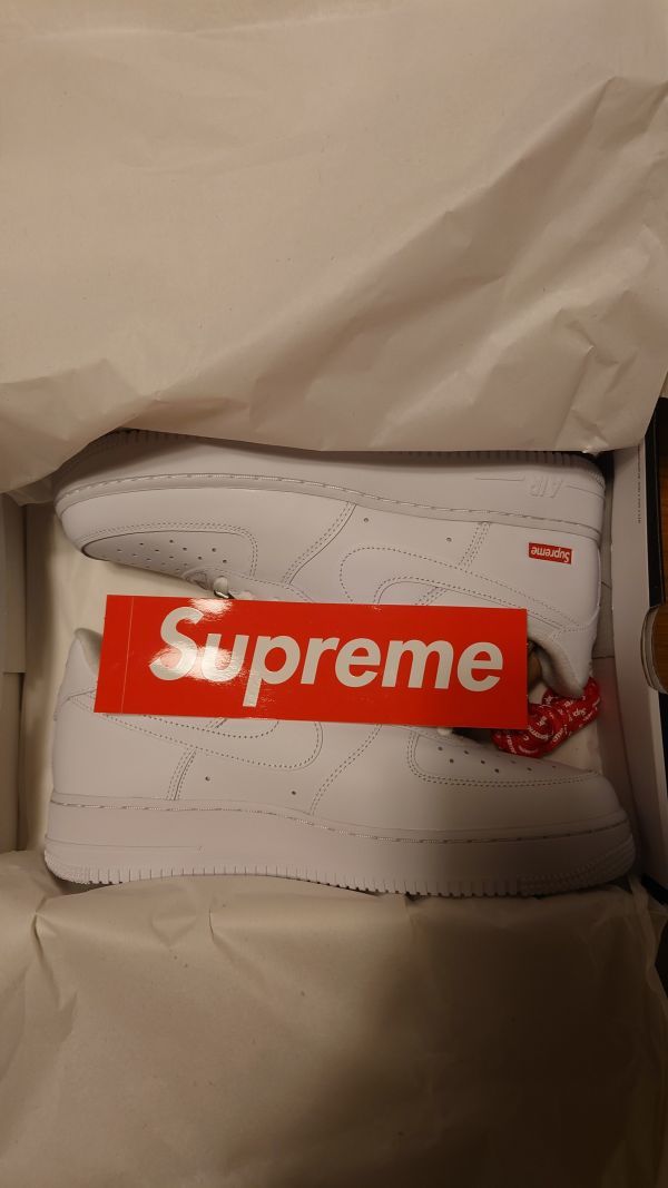 新品未使用！ステッカー付き！Supreme / Nike AIR FORCE 1 AF1 白 エア  