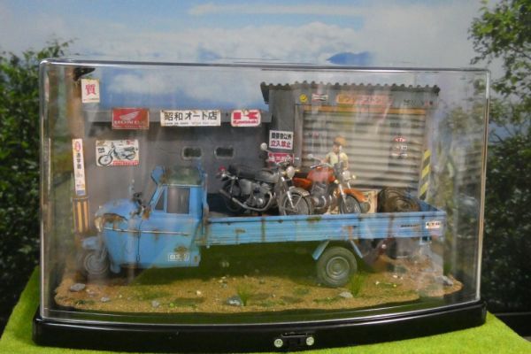 1/32 MAZDA T2000 三輪車＆バイク LED付 ジオラマ完成品ケース付 草