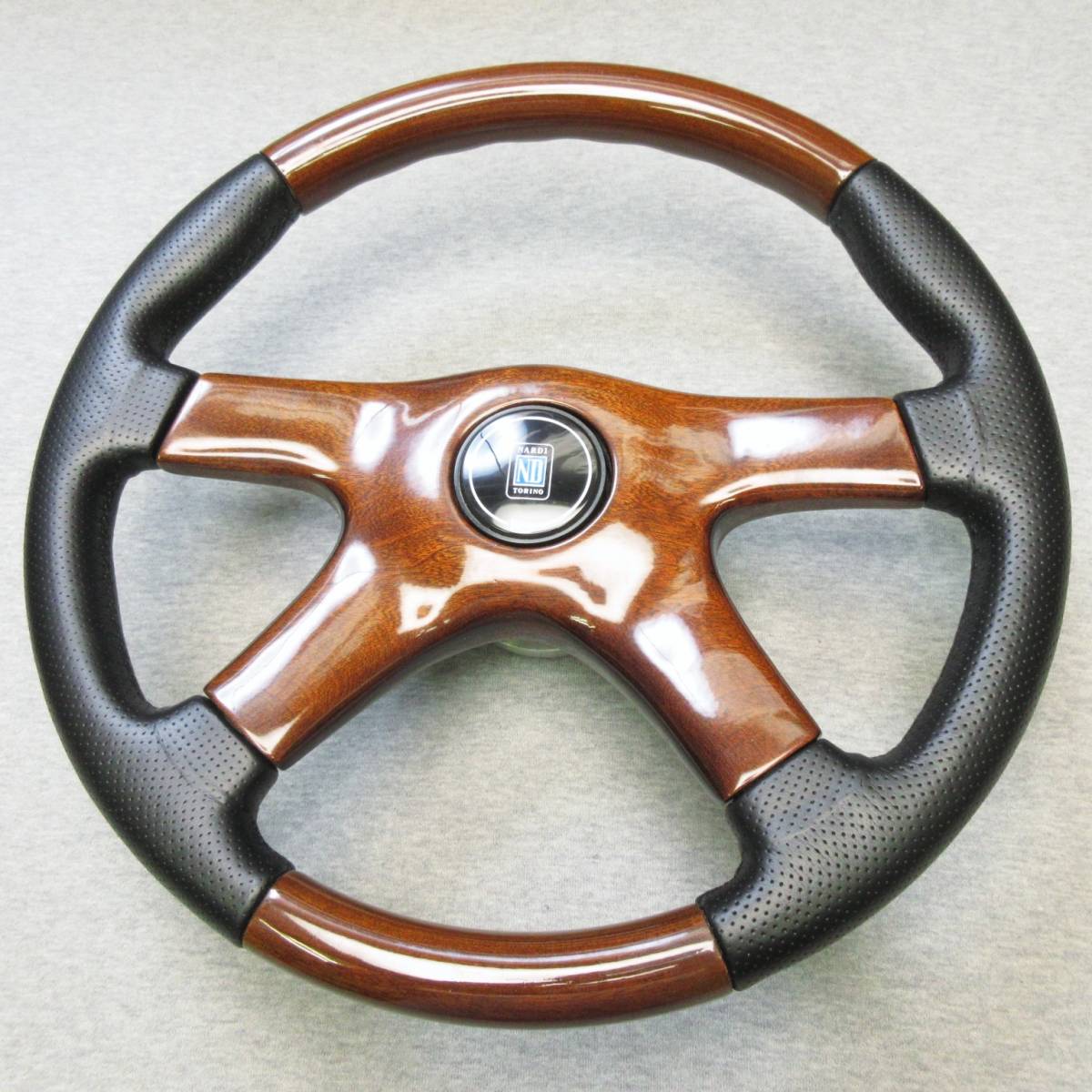 NARDI 絶版ガラ4 GARA4TYPE4 Wood⁄Leather 36φ[D5]仮組み傷ほぼ無し 