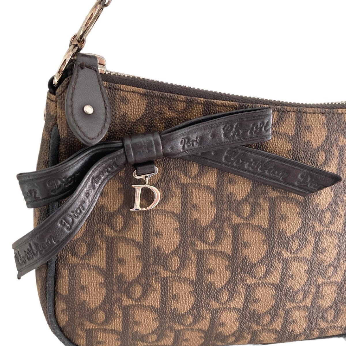 Dior Christian トロッター ディオール クリスチャンディオール ショルダーバッグ ハンドバッグ リボン 訳あり ストリートシック 訳有り ロマンティック Dior☆ ボストンバッグ ボウ」“リボン型”のふっくらレザーバッグ、ジョナサン レースリボン