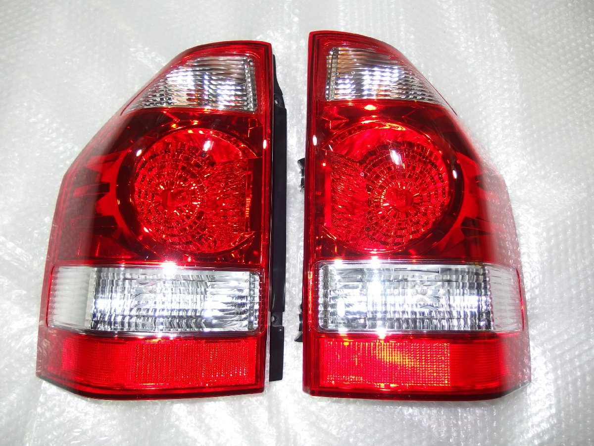 車 MITSUBISHI三菱 パジェロ 左右テールランプ レンズ V75W 割れ無し