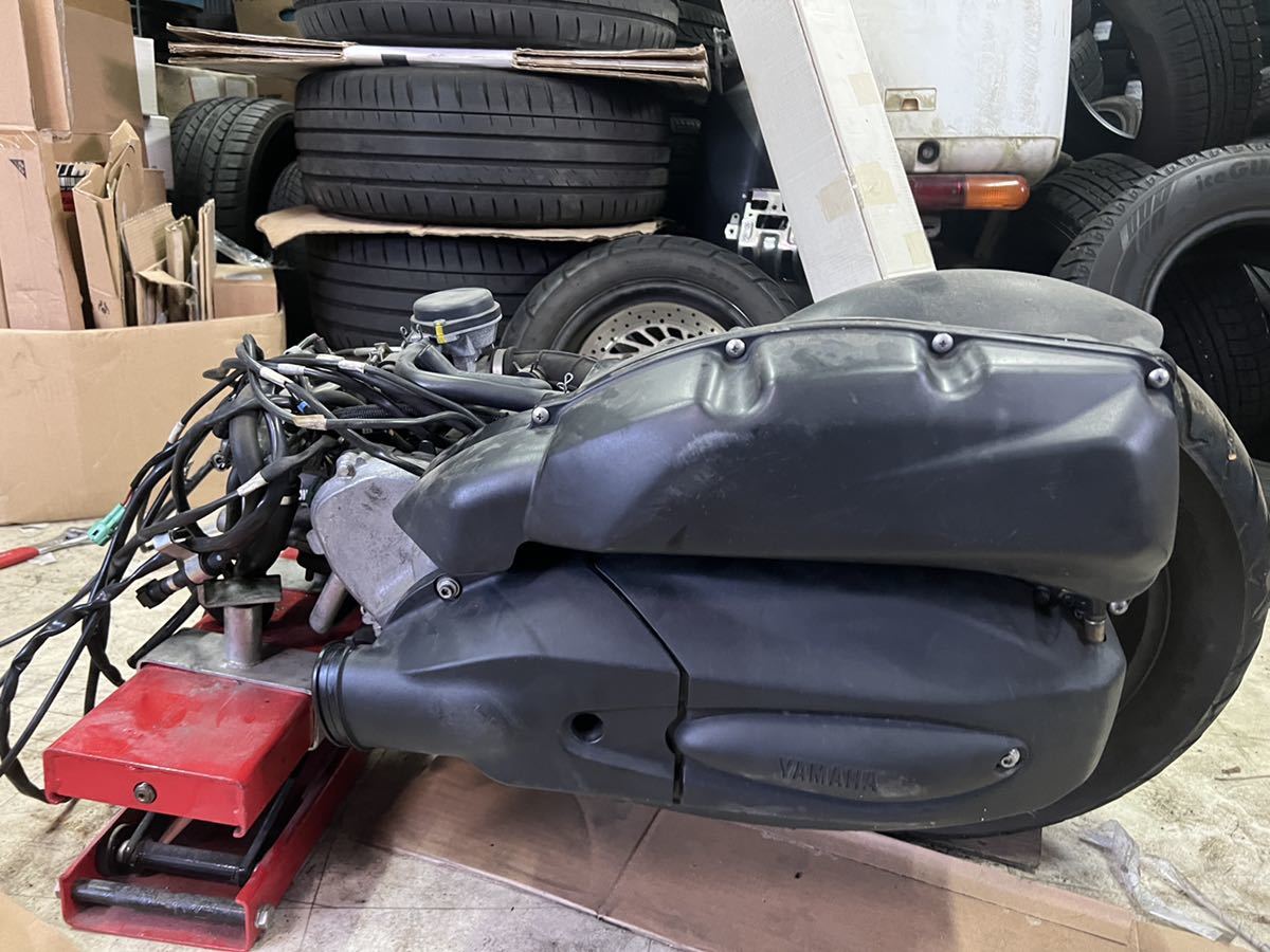 マジェスティ4D9実動エンジン本体！リアタイヤ付き！欠品部品あり， 関西県発送引き取り歓迎！！