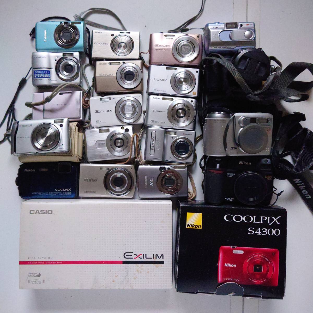 カシオ、富士フイルム、キヤノン、ニコンなどのデジタルカメラ21点セットジャンク品 キャノン ニコン カシオ ペンタックス他 デジタル コンパクト カメラ