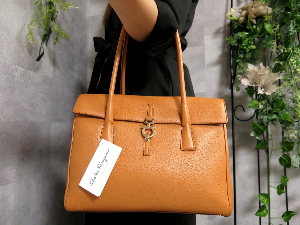 ○超美品○Salvatore Ferragamo フェラガモ○ガンチーニ○カーフ 