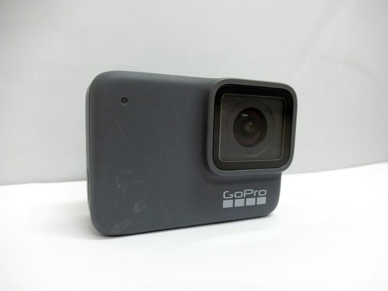 GoPro HERO7 Silver model:SPTM1 microSDカード128GB装着 ミニ三脚・自撮り棒おまけ アクションカメラ/4K動画撮影カメラ ゴープロ 動作品