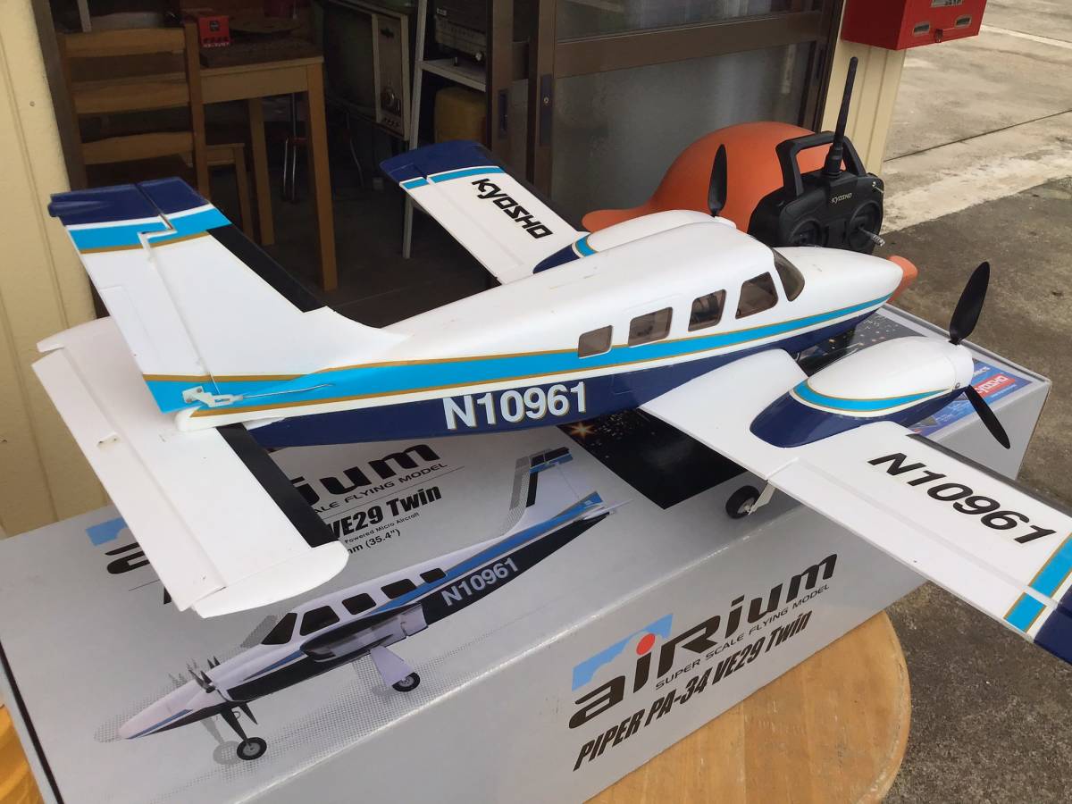 ラジコン飛行機 京商 KYOSHO airium ブラシレスモーター 2，4GHz