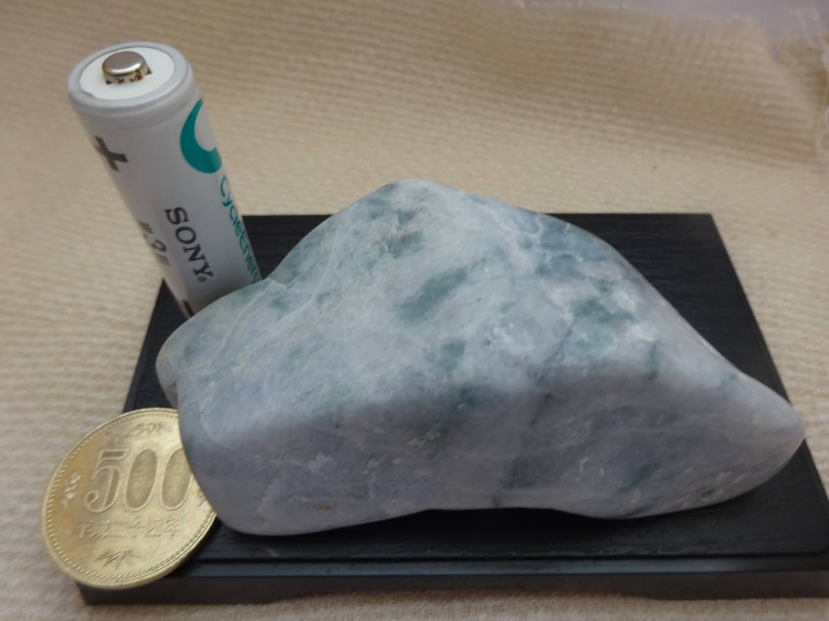 逸品》 青ラベンダー翡翠 143グラム 308 糸魚川産翡翠 ヒスイ 