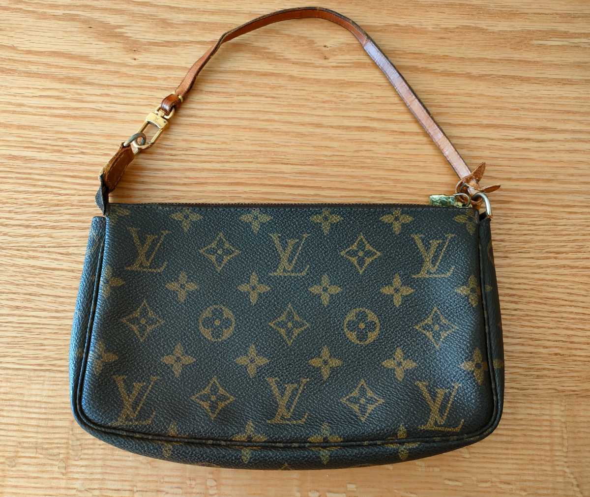  LOUIS VUITTON ルイヴィトン M51980 ハンドバッグ ポーチ モノグラム ポシェット アクセソワール(ポーチ)｜売買されたオークション情報、yahooの商品情報をアーカイブ公開 - オークファン かばん、バッグ
