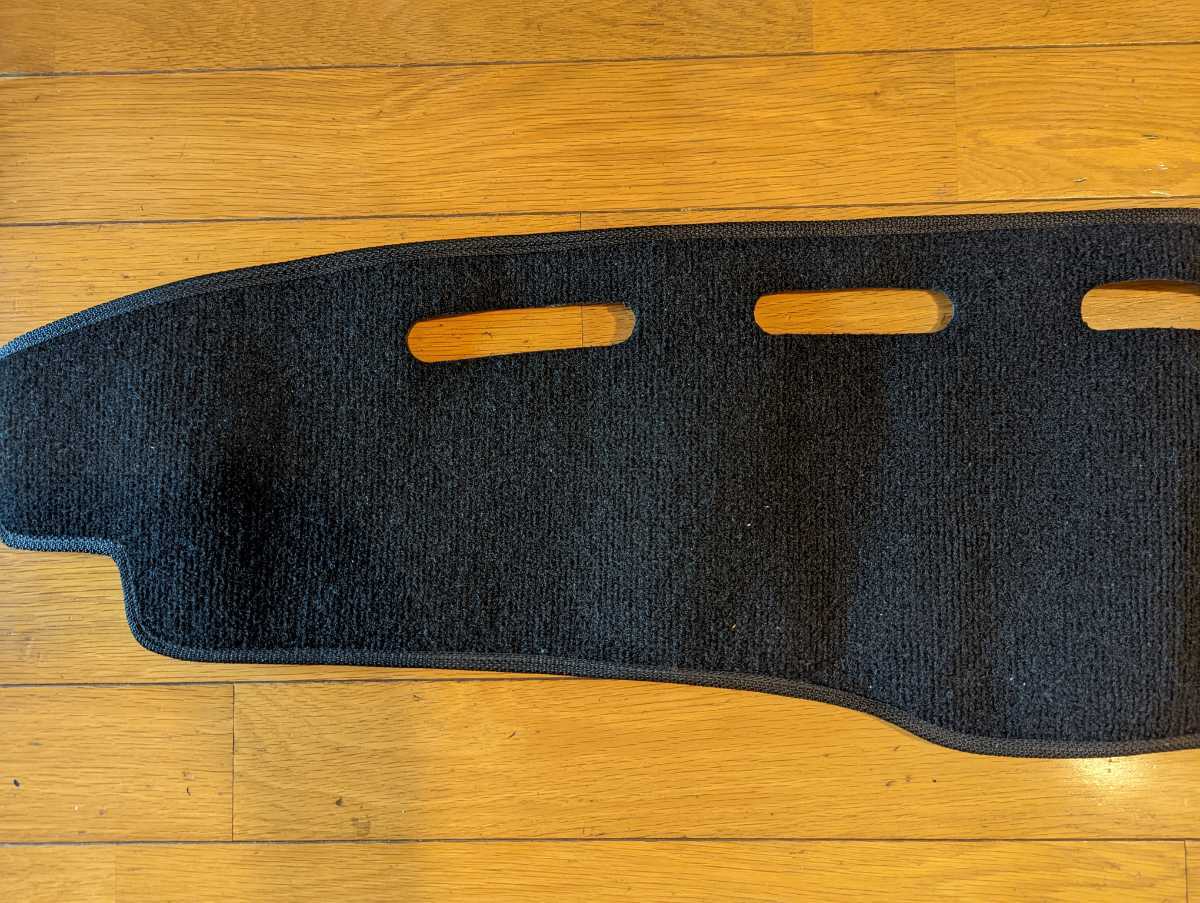 スカイラインジャパンダッシュボードマット