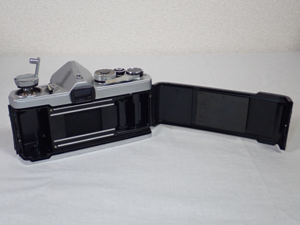 オリンパス OLYMPUS OM-1 / OLYMPUS OM-SYSTEM F.ZUIKO AUTO-S 50mm F1.8 #2 OLYMPUS OM-1 オリンパス シルバー Black レビュー｜撮影者の意思のみが写真表現