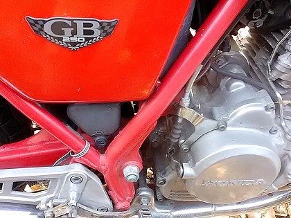 ホンダ GB250 Clubman☆モンツァレッドタンク・コンドルハンドル逆付け