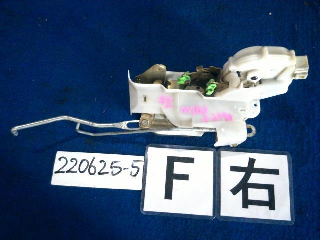 デリカスペースギア GF-PD6W 右 フロントドアロックソレノイド シャモニー 4WD 8人 MR181610