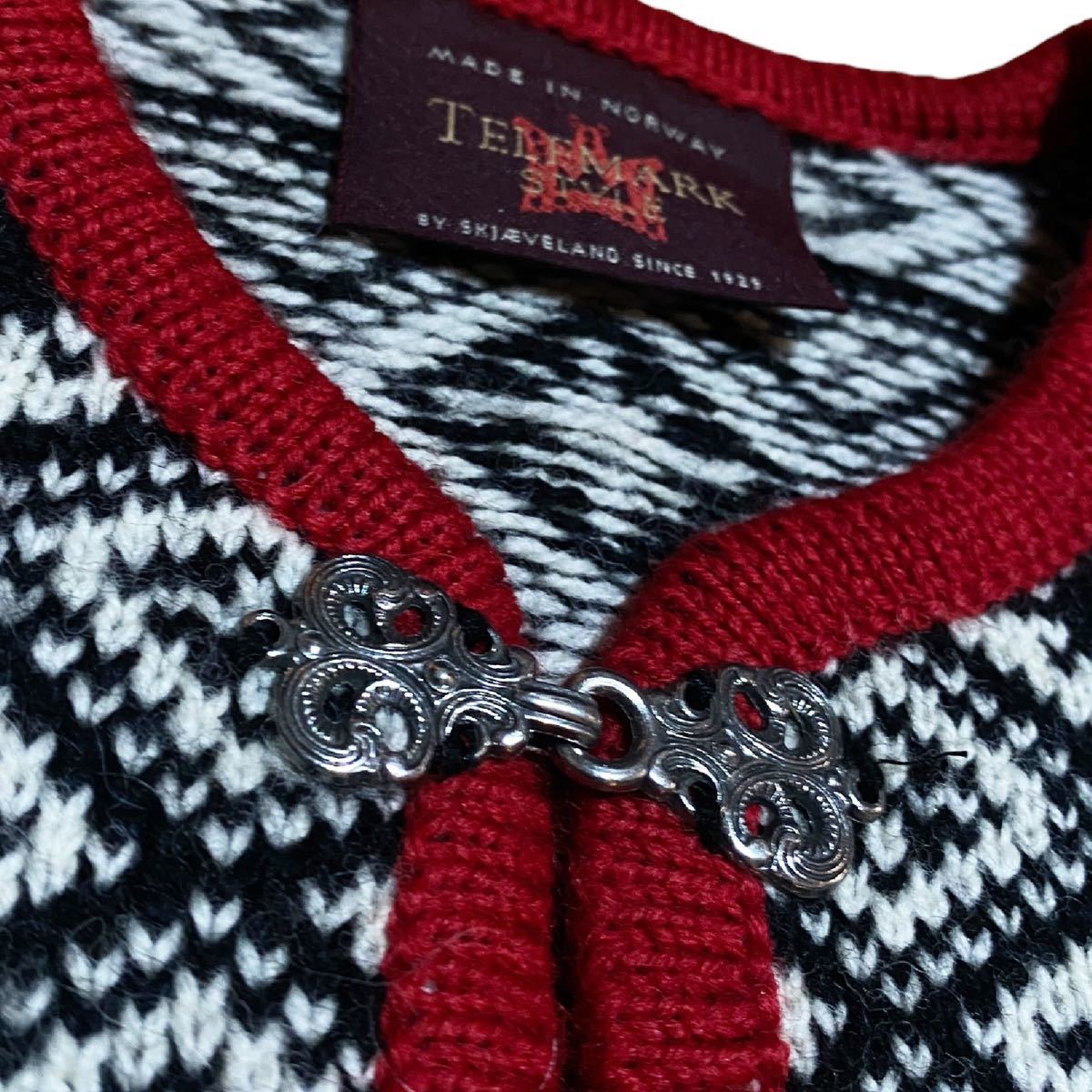 ノルウェー製 STYLE TELEMARK BY SKJAEVELAND ノルディック柄 90s vintage ウール総柄カーディガンの通販はau Telemark - ユニーク 1970&frasl;80年代テレマークのヴィンテージ手彫り壁掛け時計 ダーレオブノルウェー デッドストック ニットカーディガン