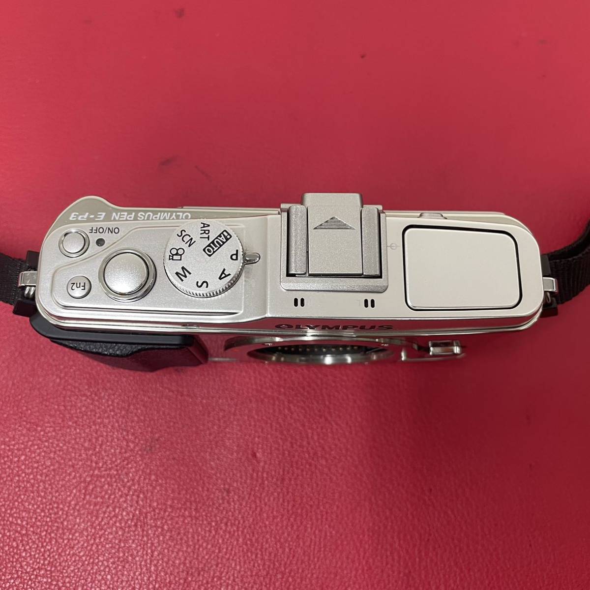 ★A OLYMPUS PEN E-P3 ボディ ミラーレス一眼 バッテリー 充電機 付属品 シャッター、フラッシュOK オリンパス E-P3 PEN OLYMPUS 価格比較 BODY レンズ付き