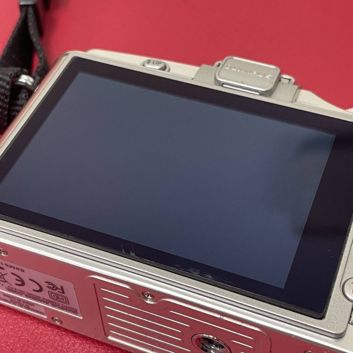 ★A OLYMPUS PEN E-P3 ボディ ミラーレス一眼 バッテリー 充電機 付属品 シャッター、フラッシュOK オリンパス E-P3 PEN OLYMPUS 価格比較 BODY レンズ付き
