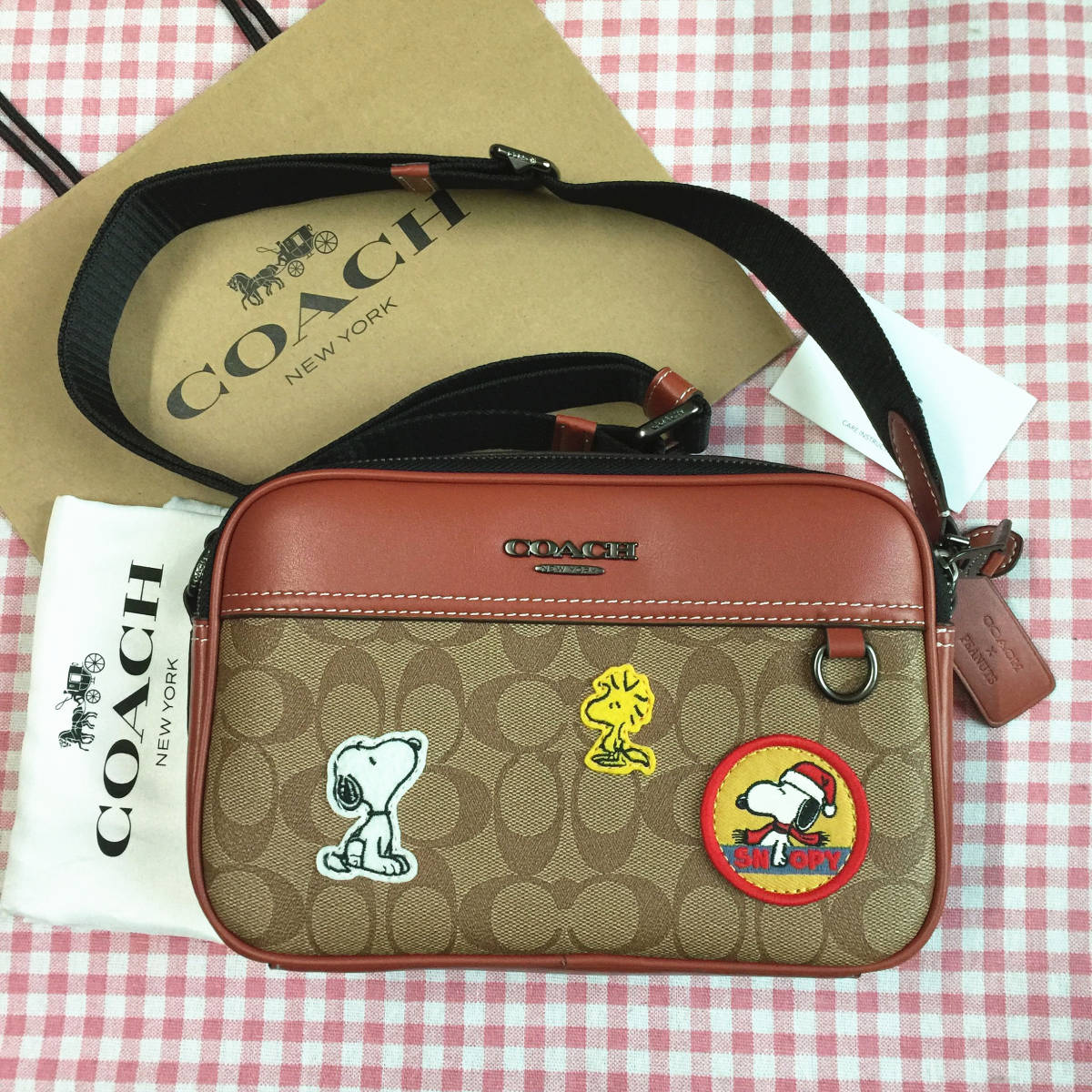 セール，新作 コーチバッグ CE746 Coach x Peanuts スヌーピーコラボ シグネチャー COACH ショルダーバッグ クロスボディ 斜めがけバッグ アウトレット品(女性用)｜売買されたオークション情報、yahooの商品情報 かばん、バッグ