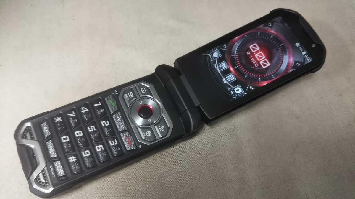 au SIMフリー TORQUE X01 KYF33 ＃AG505 KYOCERA 4Gガラホ 折畳 簡易
