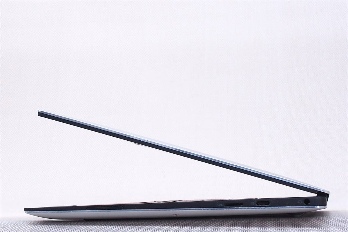 即配】良品！13.3型フレームレス4Kタッチ液晶搭載！第8世代Corei7+ 