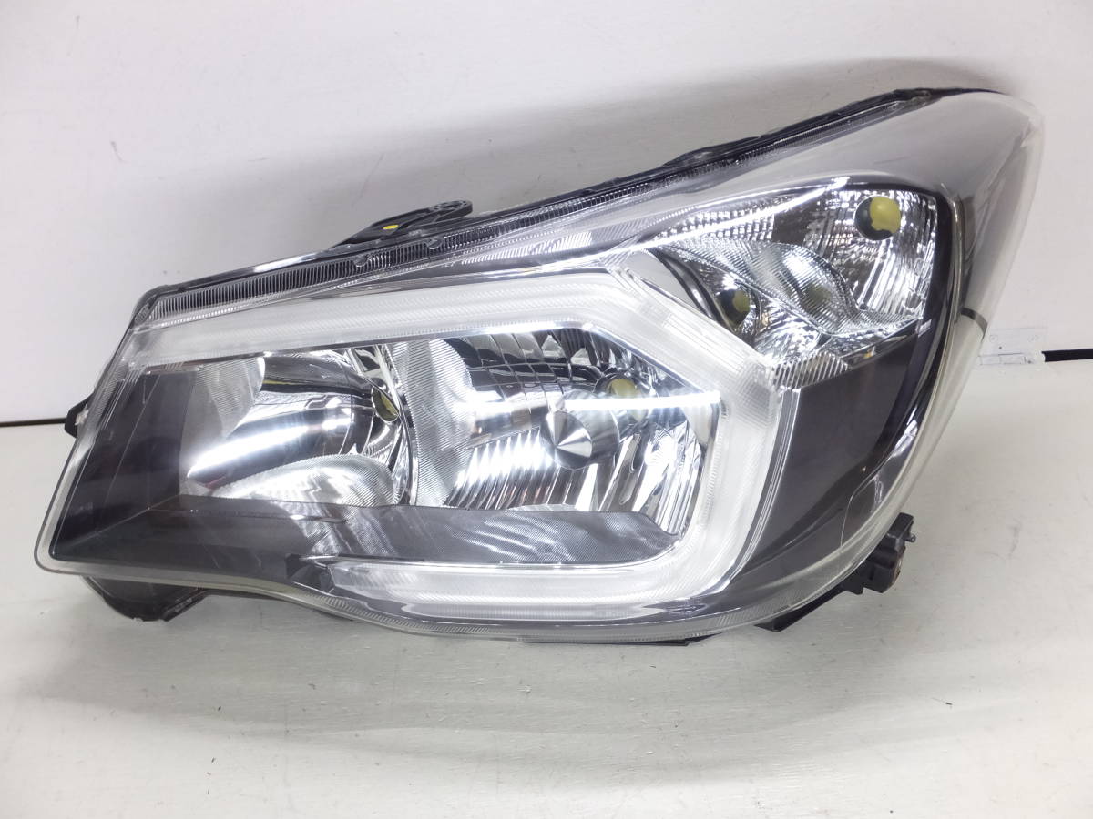 レヴォーグ VM4/VMG 前期 純正 右ヘッドライト LED ICHIKOH 1877 R