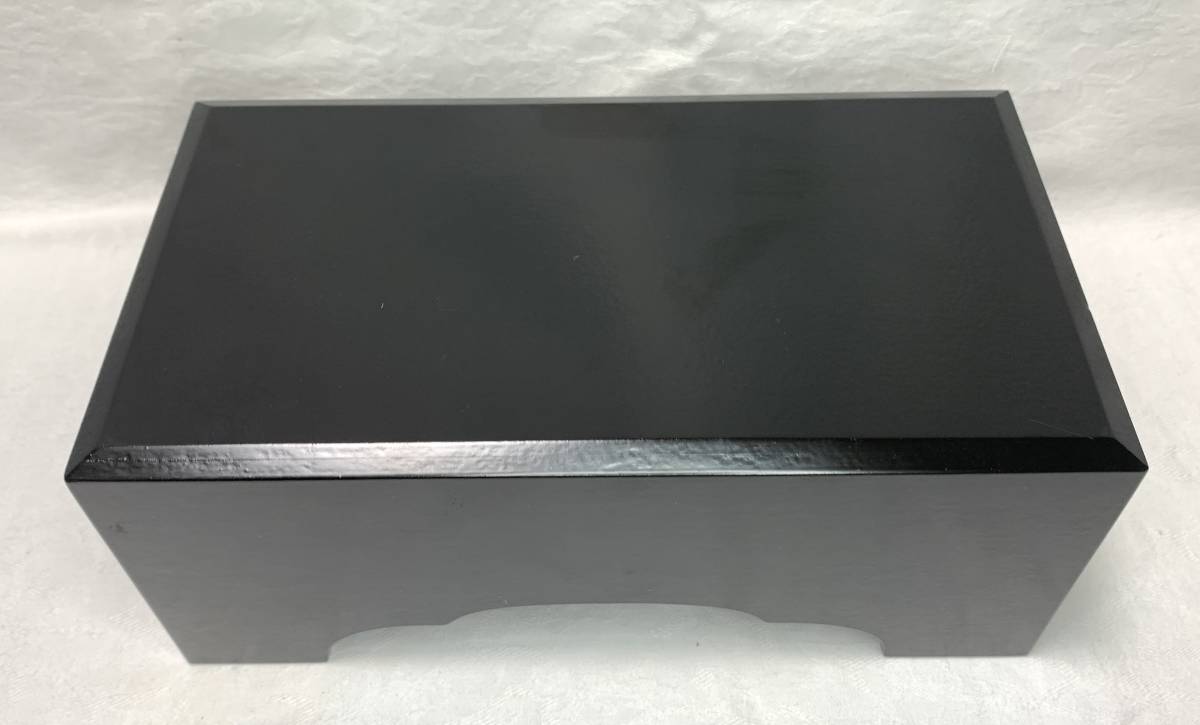 鈴木表朔造 一閑塗文筥形 莨盆 共箱付 茶道具 (盆)｜売買された