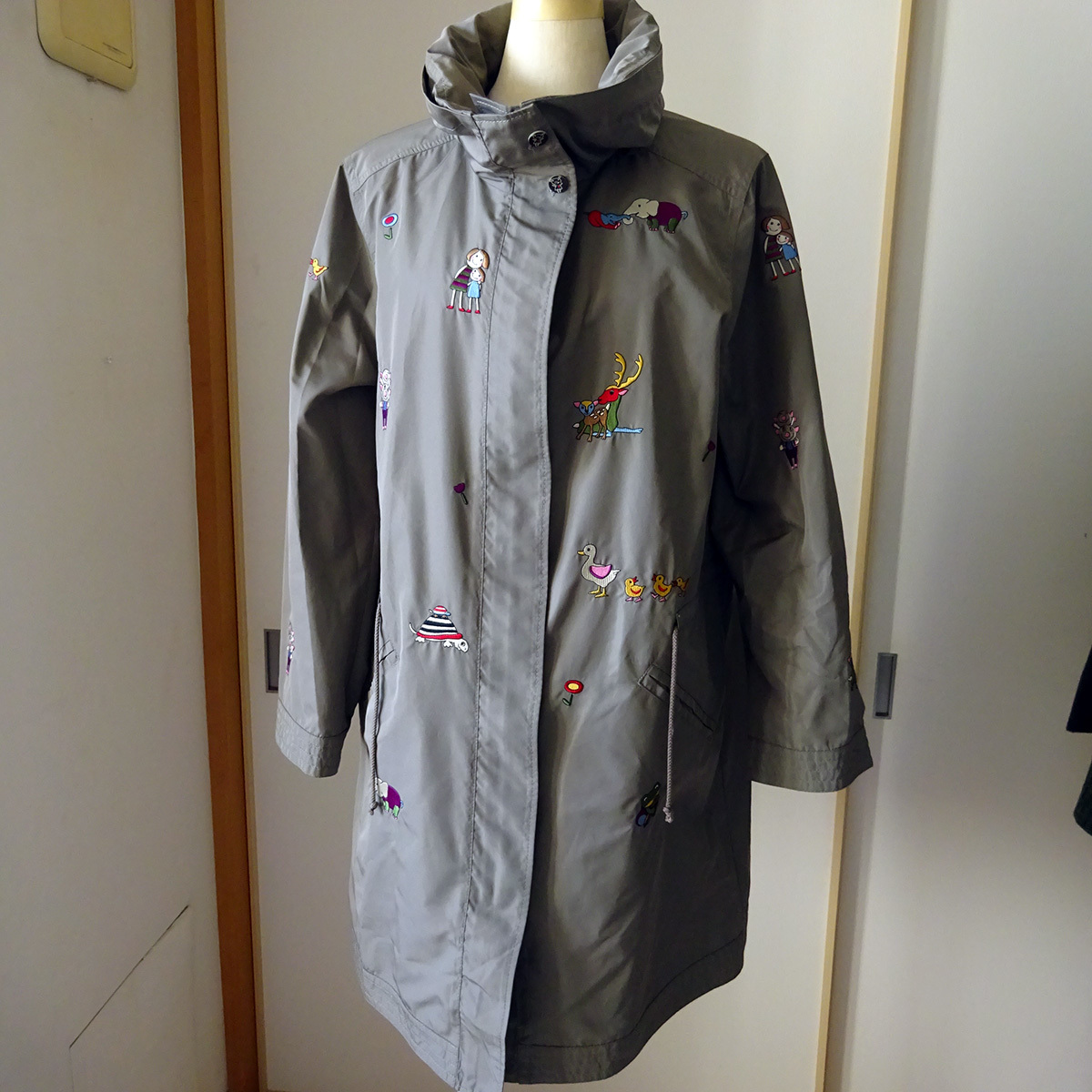 ジャケット olleborebla 服 Vintage ヴィンテージ 古着 アルベロベロ 総柄 ブルゾン ジャケット アルベロベロ 黒 柄のチュニック アルベロベロ OLLEBOREBLA