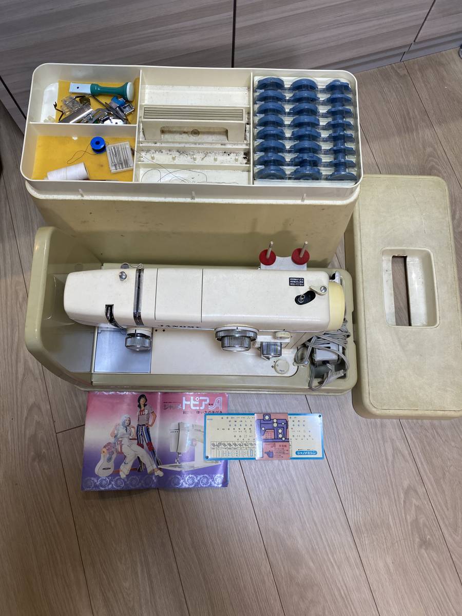 【ジャンク品】JANOME ジャノメ　802 ミシン MODEL 802 フットペダル有り、ケース有り、ライト点灯OK