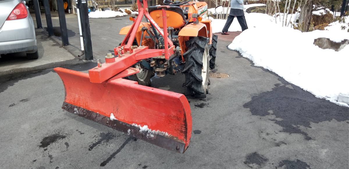 ヤマダウェブコム トラクター除雪ロータリー トラクターで除雪もできる 