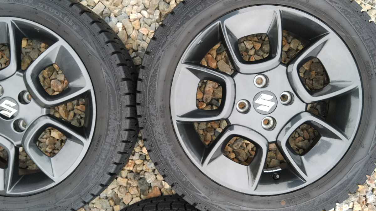 バリ山！！ ダンロップスタッドレス 175/60R16 ホイール付き