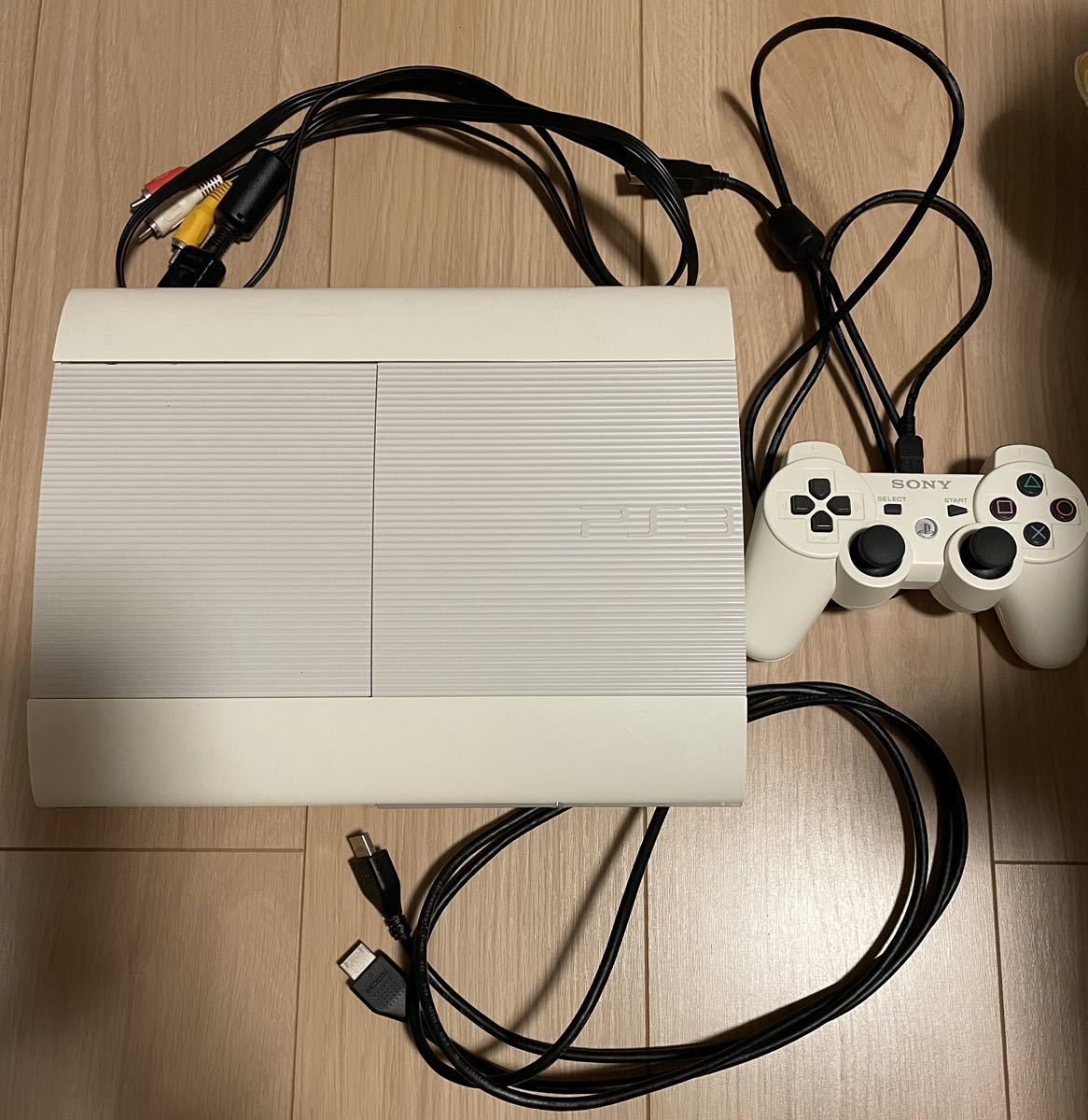美品　動作確認済み　PS3 本体　プレイステーション3 250GB CECH-4000B コントローラー　HDMIケーブル付き　電源コード付き　中古