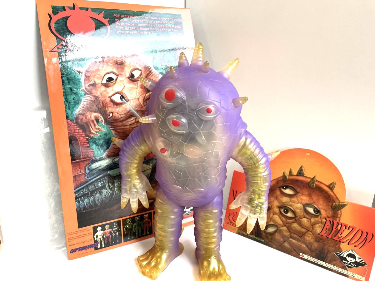 Eyezon toy アイゾン Toy Kaiju Rainbow Clear Izon Up One x Max