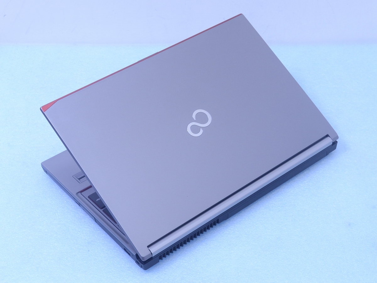 H760 Fujitsu Celsius - Xeon CELSIUS M2000M Quadro | &amp; 16gb quadro m2000m 16GB Win11 DVDマルチ