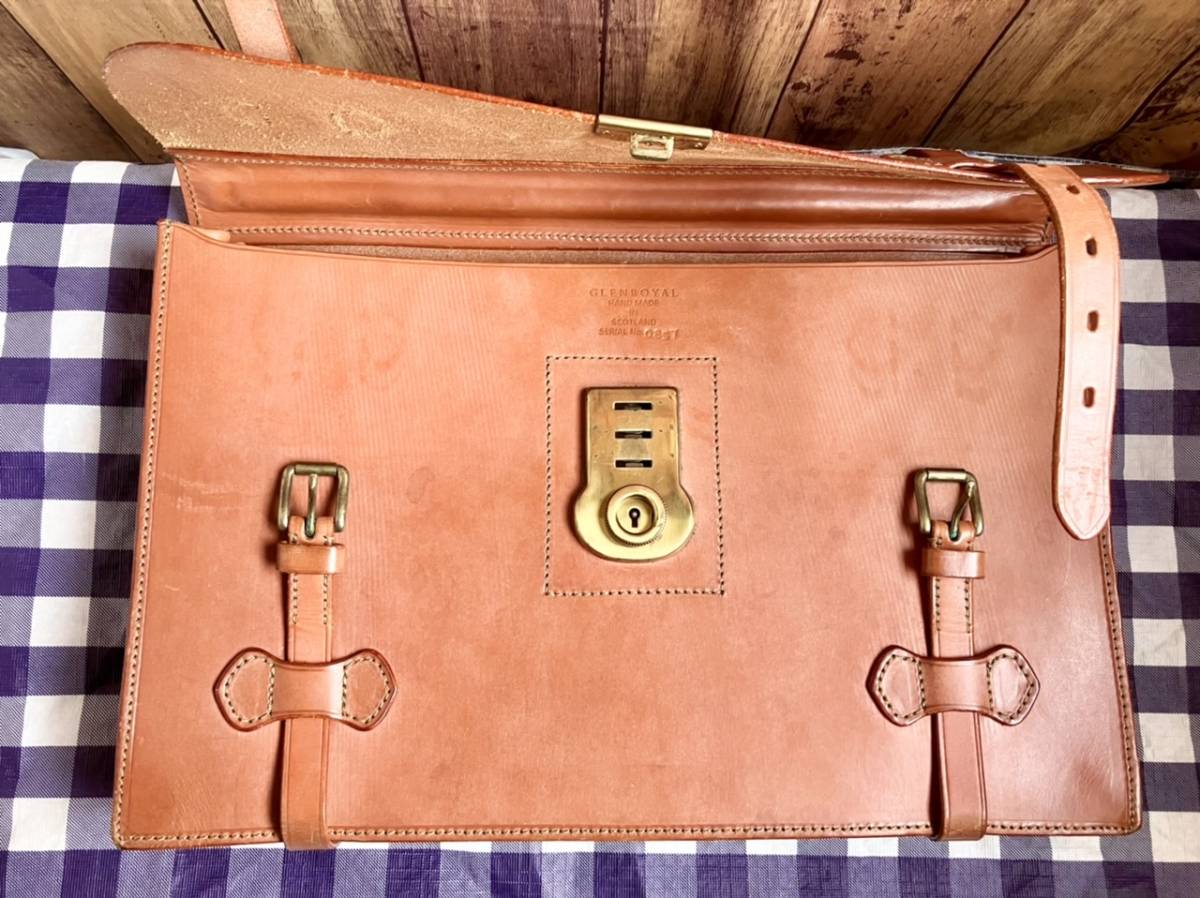 ブライドルレザーの名門 BRIEF | グレンロイヤル 0 COMPARTMENT CASE 