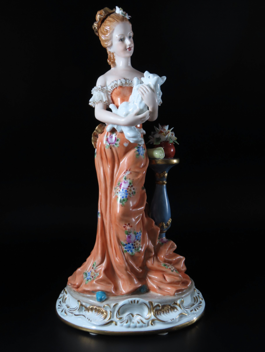 【美品】西洋美術　マイセン　貴婦人　置物　インテリア　工芸品　美術品　A3257 Meissen/マイセン 犬を抱く貴婦人 女性像 フィギュリン 置物 磁器人形