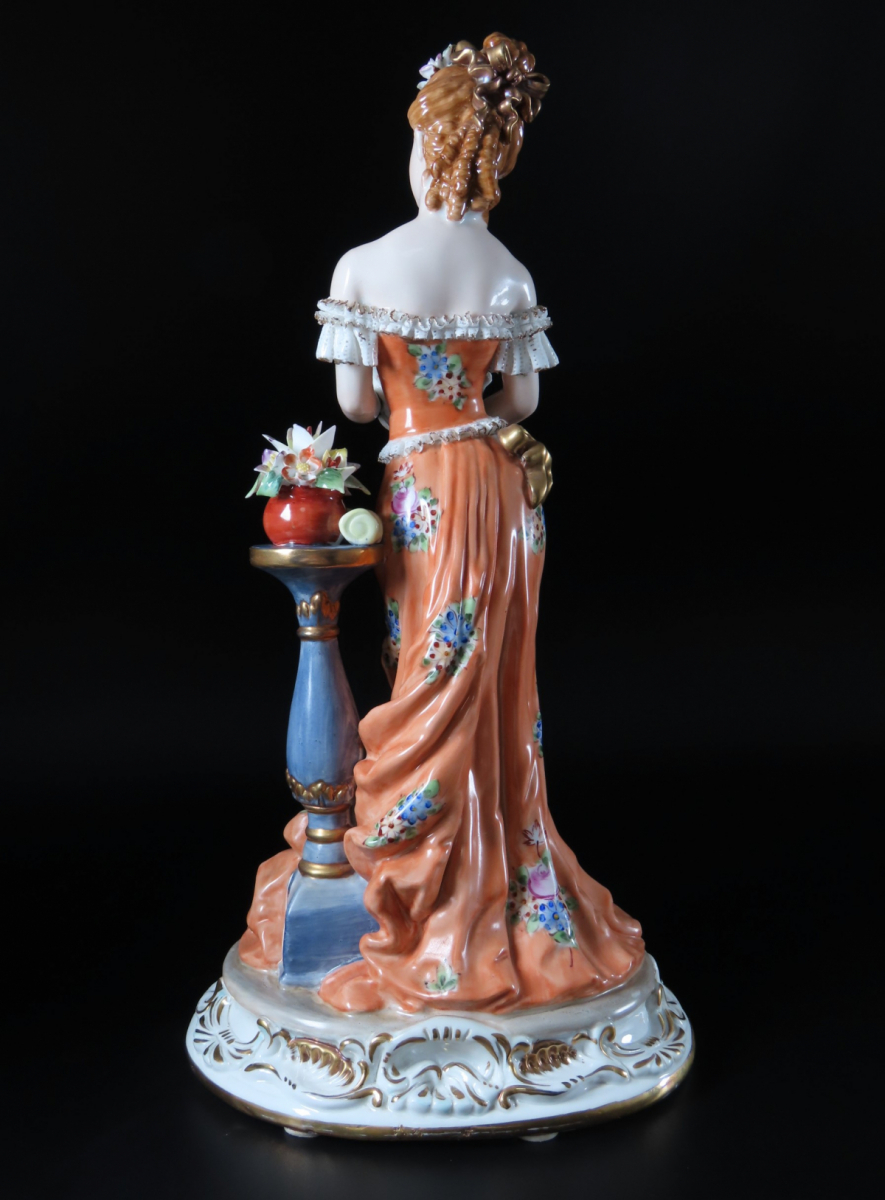 Meissen/マイセン 犬を抱く貴婦人 女性像 フィギュリン 置物 磁器人形
